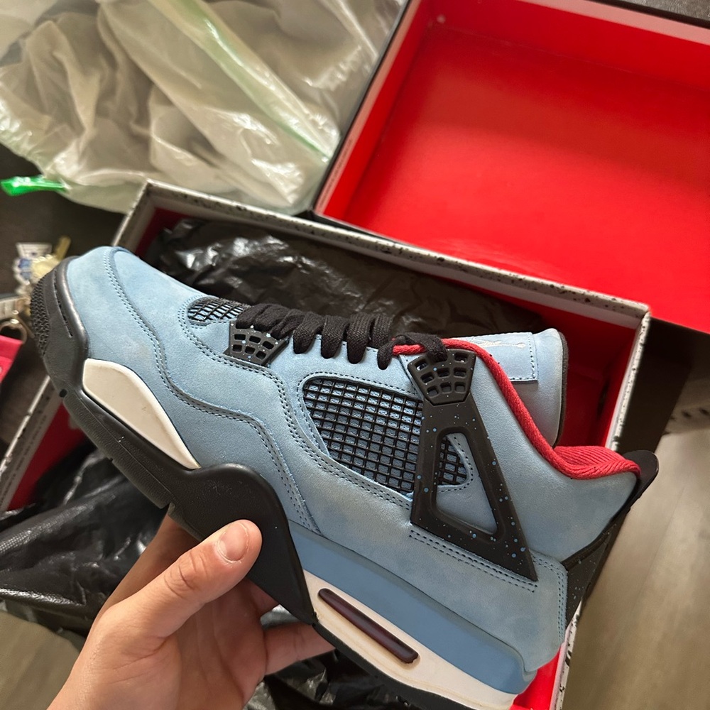 Jordan 4 Travis Scott used size 10.5